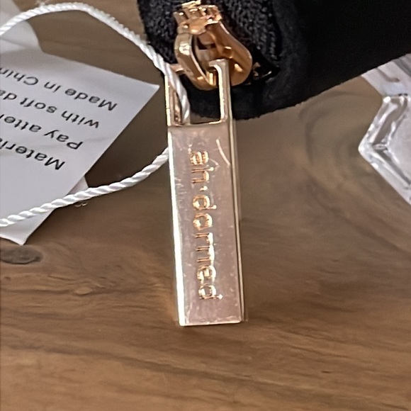 Ahdorned New York Faux Suede Triple Compartment Zip Closure Wallet Black - Picture 8 of 8